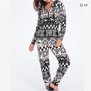 NWT Victoria’s Secret PINK Logo Sherpa Women’s Onesie Pajama